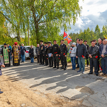 Открытие памятника Герою Советского Союза Ивану Макеенку в деревне Городиловичи